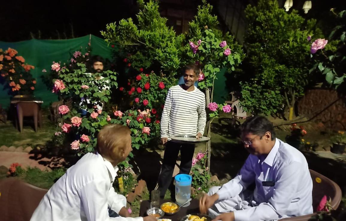 Houseboat Karima Palace Srīnagar 외부 사진