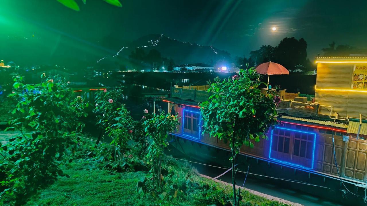 Houseboat Karima Palace Srīnagar 외부 사진