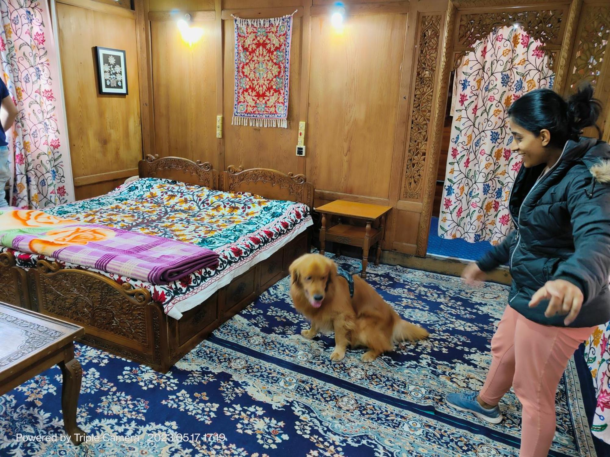 Houseboat Karima Palace Srīnagar 외부 사진