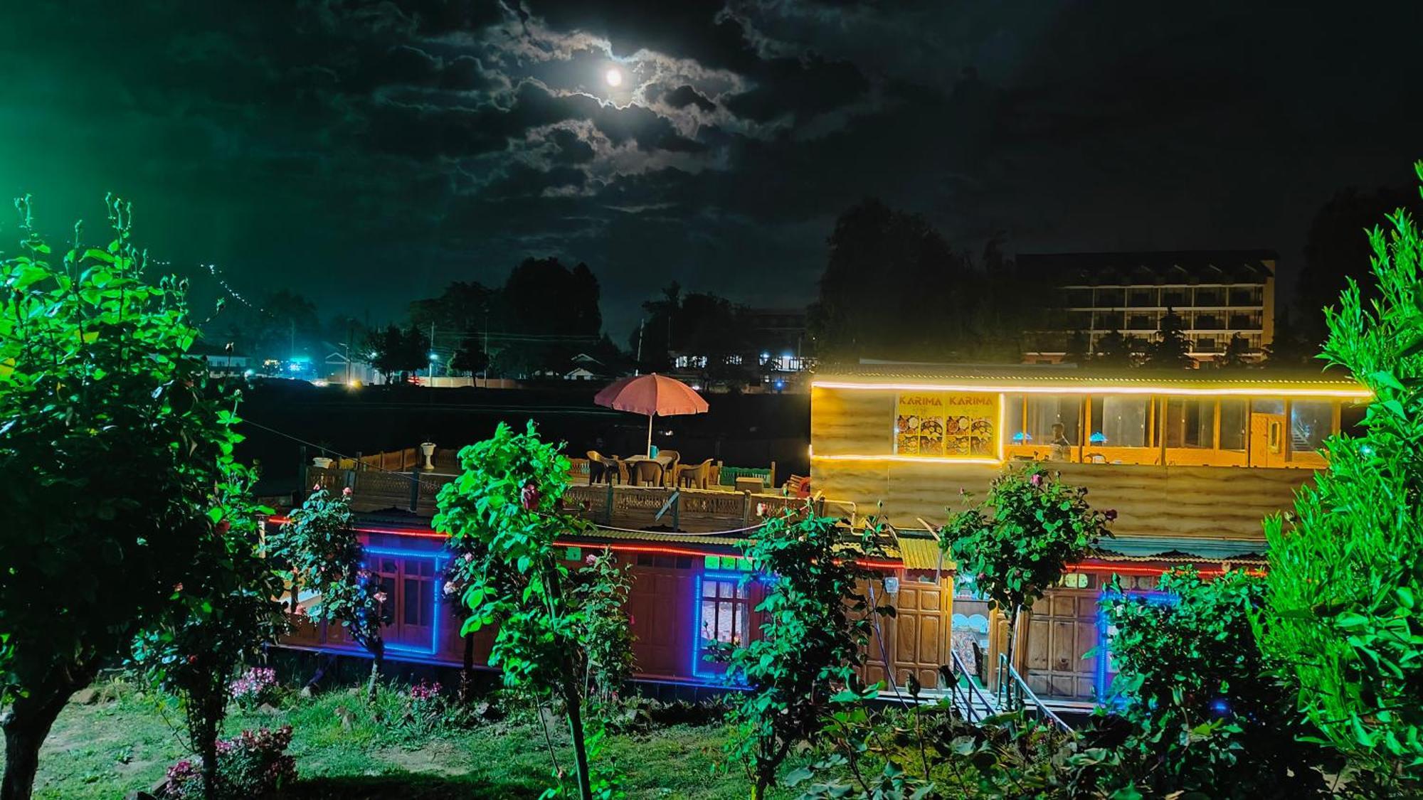 Houseboat Karima Palace Srīnagar 외부 사진