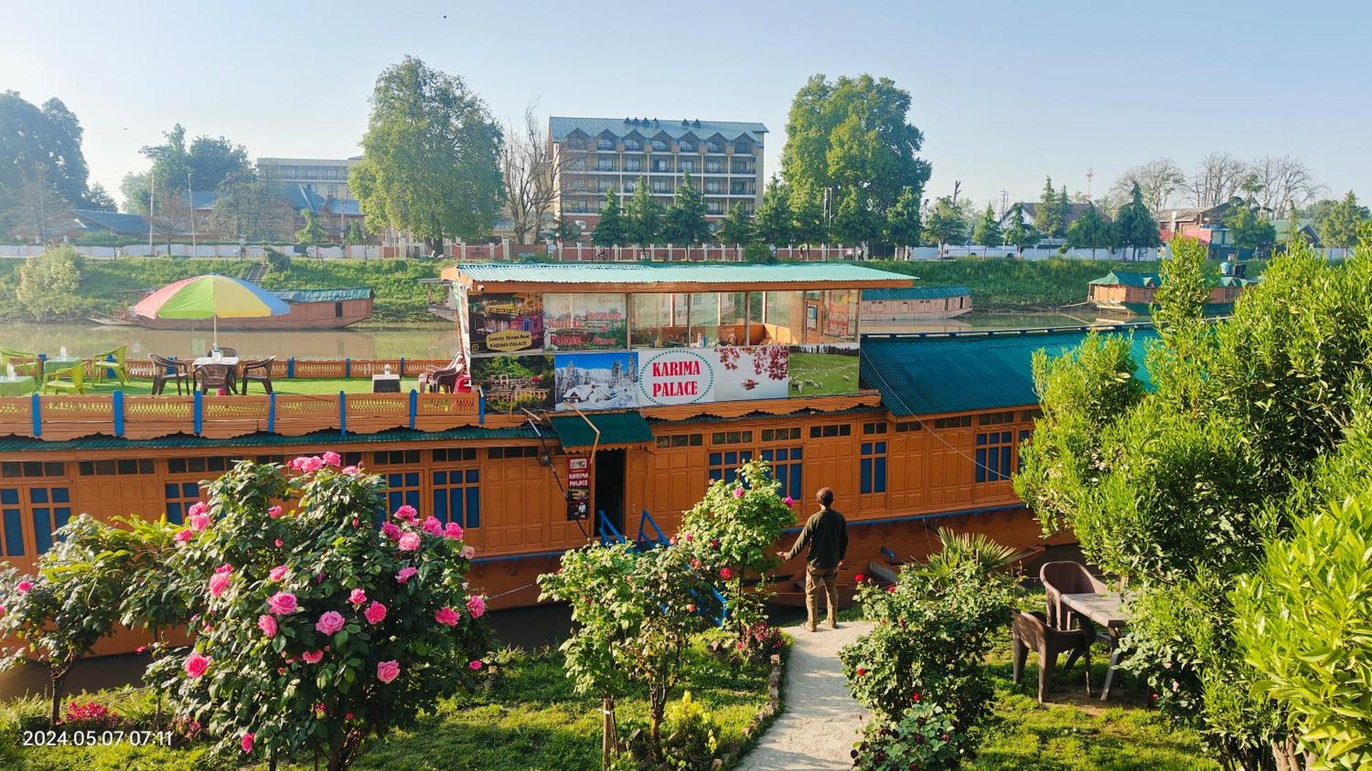 Houseboat Karima Palace Srīnagar 외부 사진