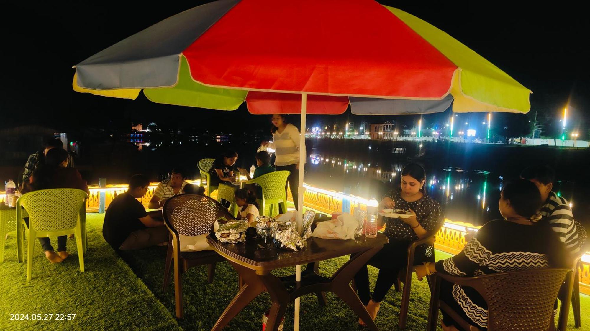 Houseboat Karima Palace Srīnagar 외부 사진